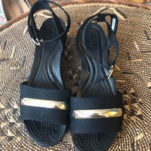 SALE! Women's Dual Comfort Crocs size 10 black